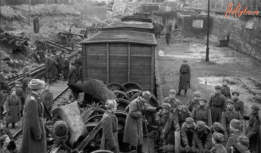 Калининград - Кёнигсберг. Нижняя платформа Северного вокзала. 1945 год.