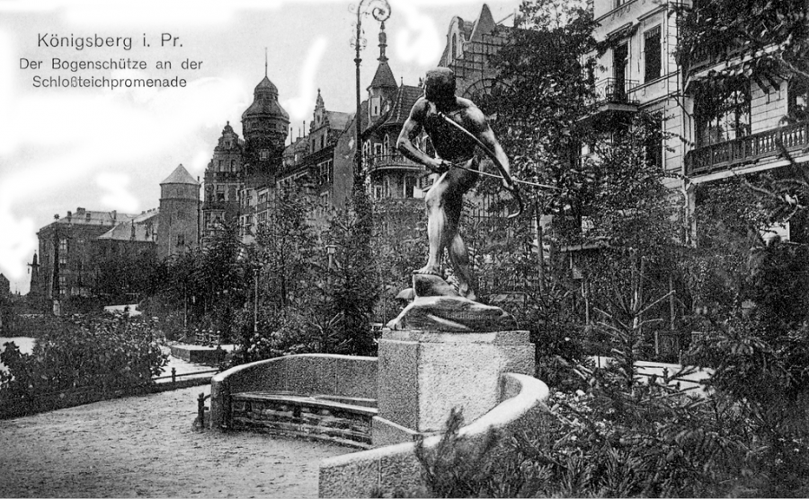 Калининград - Скульптура «Лучник» на променаде Нижнего озера 1912 год.