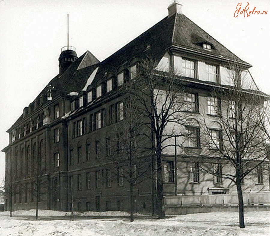 Калининград - Высшая реальная школа Гинденбурга (нем. Hindenburg-Oberrealschule f?r Jungen) на Валльринг, 43.