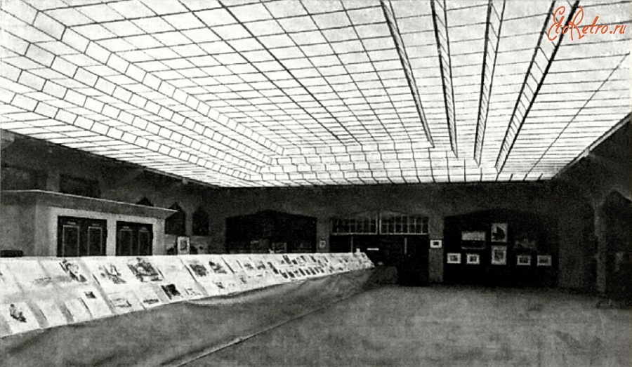 Калининград - Кёнигсберг. Выставочный зал на первом этаже здания «Хандельсхоф» со стороны двора, накрытый стеклянной крышей