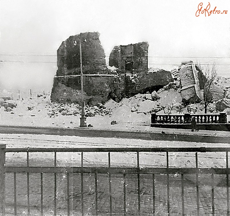 Калининград - Останки северо-западной башни после взрыва Королевского замка