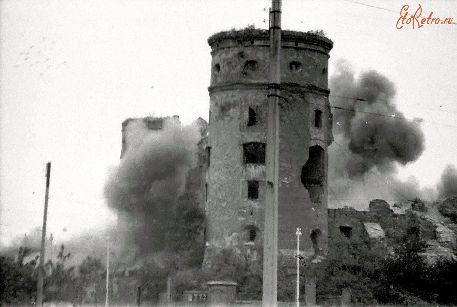 Калининград - Взрыв западной стены Королевского замка