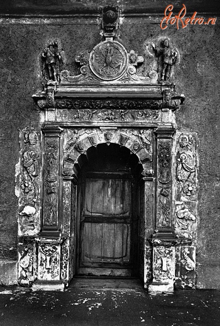 Калининград - Королевский замок. Западный флигель.Дверь на балкон в зал московитов.
