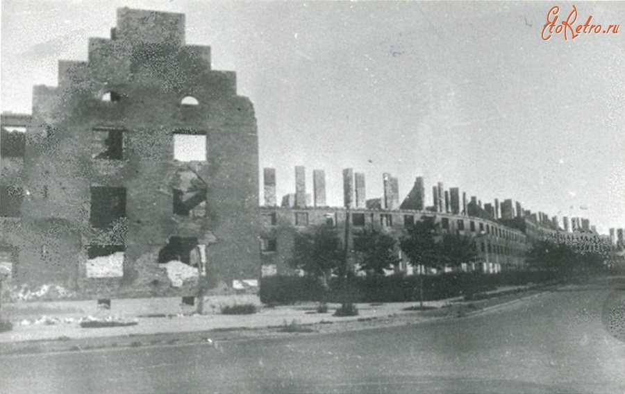 Калининград - Руины дома на перекрестке улиц Карла Маркса и Сталинградского проспекта (пр. Мира)
