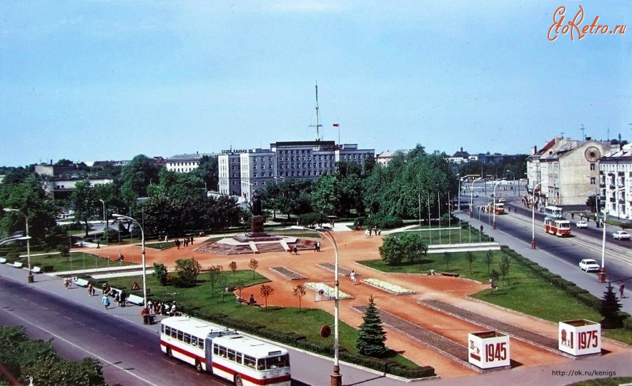 Калининград - Монумент «Мать-Россия» в сквере на пересечении Ленинского проспекта и улицы Театральной