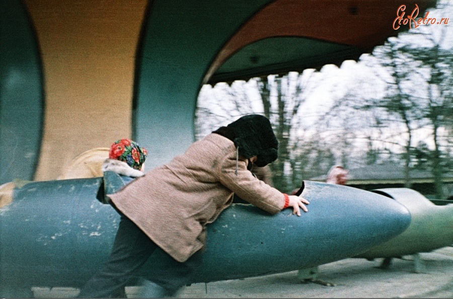 Калининград - Детская карусель в парке им. Калинина