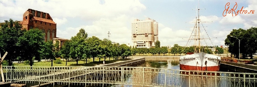 Калининград - Вид с Медового моста на Преголю.