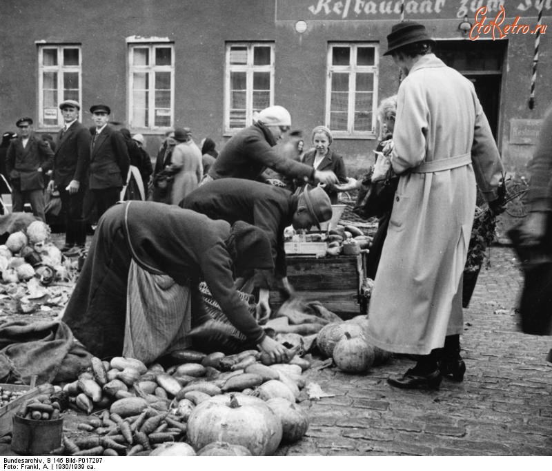 Советск - Продажа овощей на рынке в Тильзите 1930 год