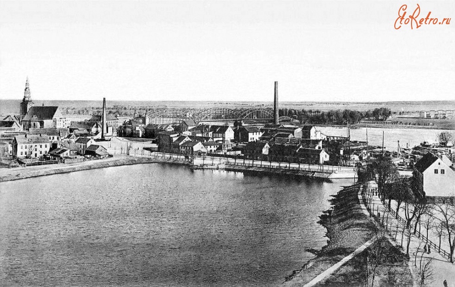 Советск - Тильзит. Вид на мост Королевы Луизы и северную часть пруда Замковой мельницы