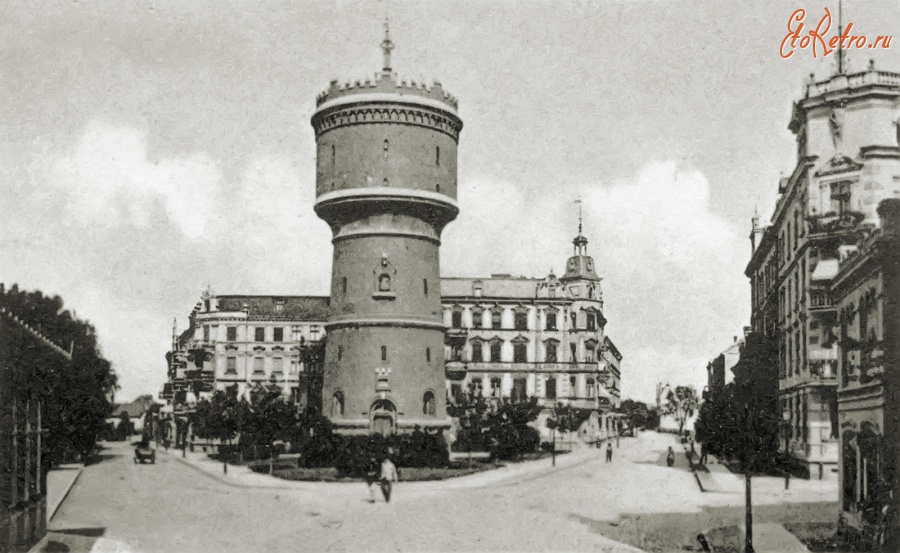 Черняховск - Водонапорная башня. Перекресток Belowstrasse (ныне Спортивная ), Wichertstrasse (Советская), Gоringstrasse (Гагарина).