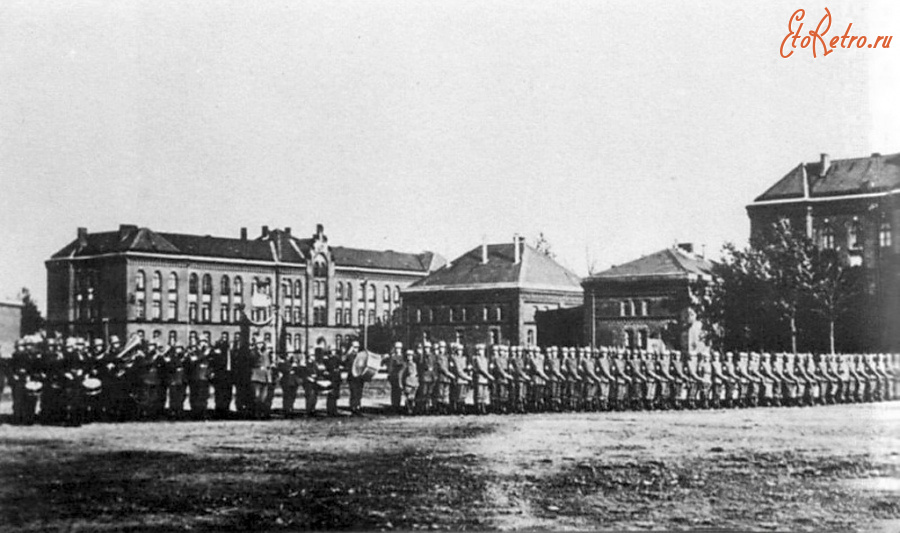 Гусев - Gumbinnen. Paradeaufsteilung der 10. Kompanie auf dem Kasernehhof.