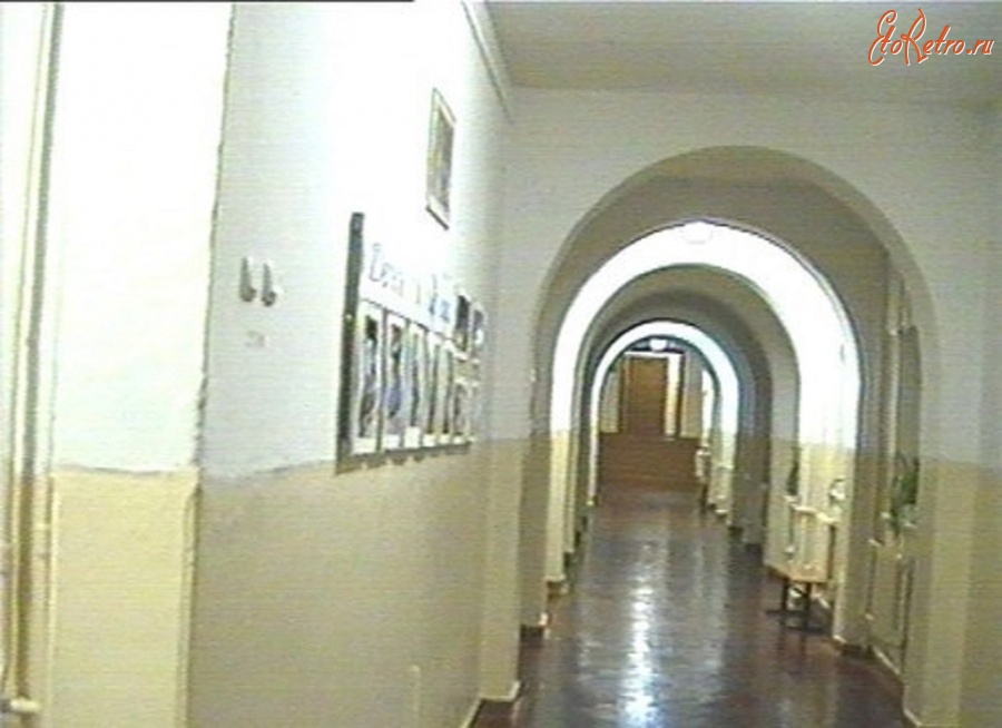 Гвардейск - коридор 1-го этажа  школы.