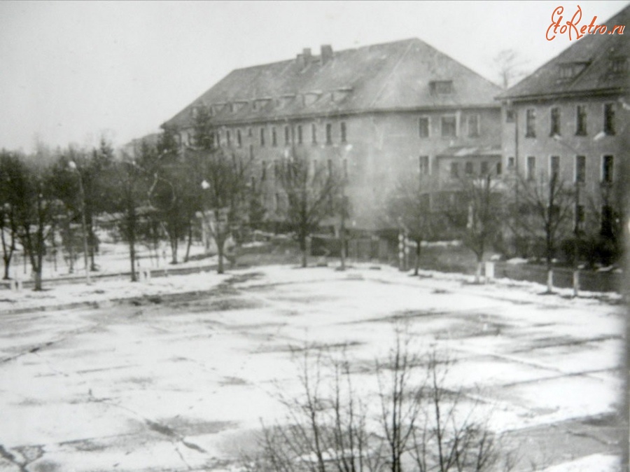 Багратионовск - Военно-техническое училище КГБ. Слева административный корпус, справа - учебный