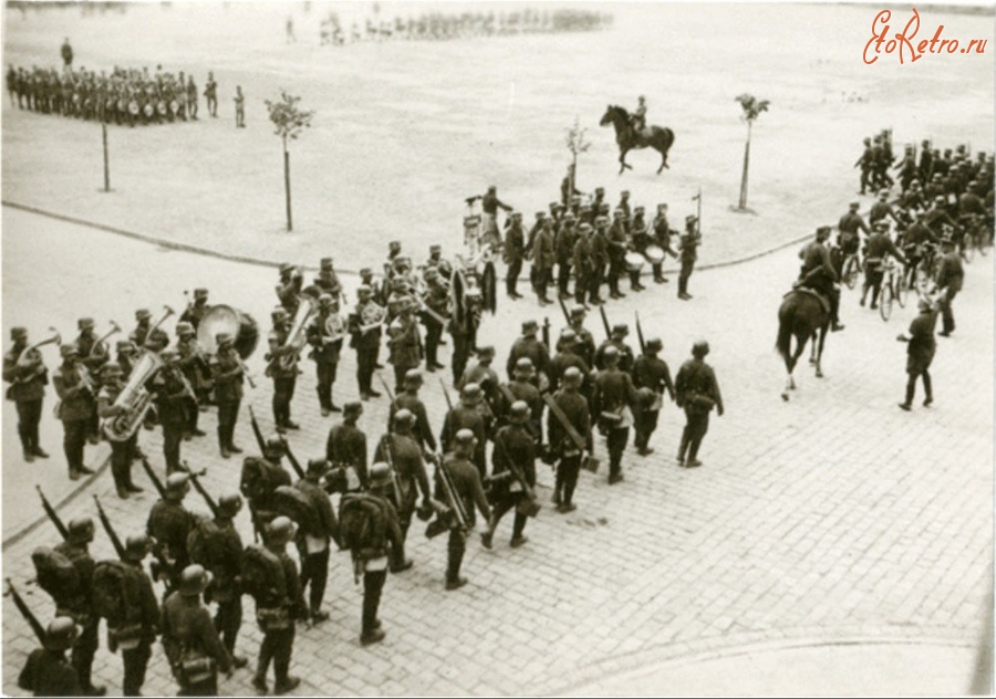 Багратионовск - Preussisch Eylau, Infanterie-Kaserne, Aufmarsch zur grossen Parade