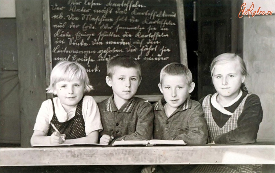 Славск - Дети семьи Эмиля и Паулы Янц в школе в Лентенбуде
