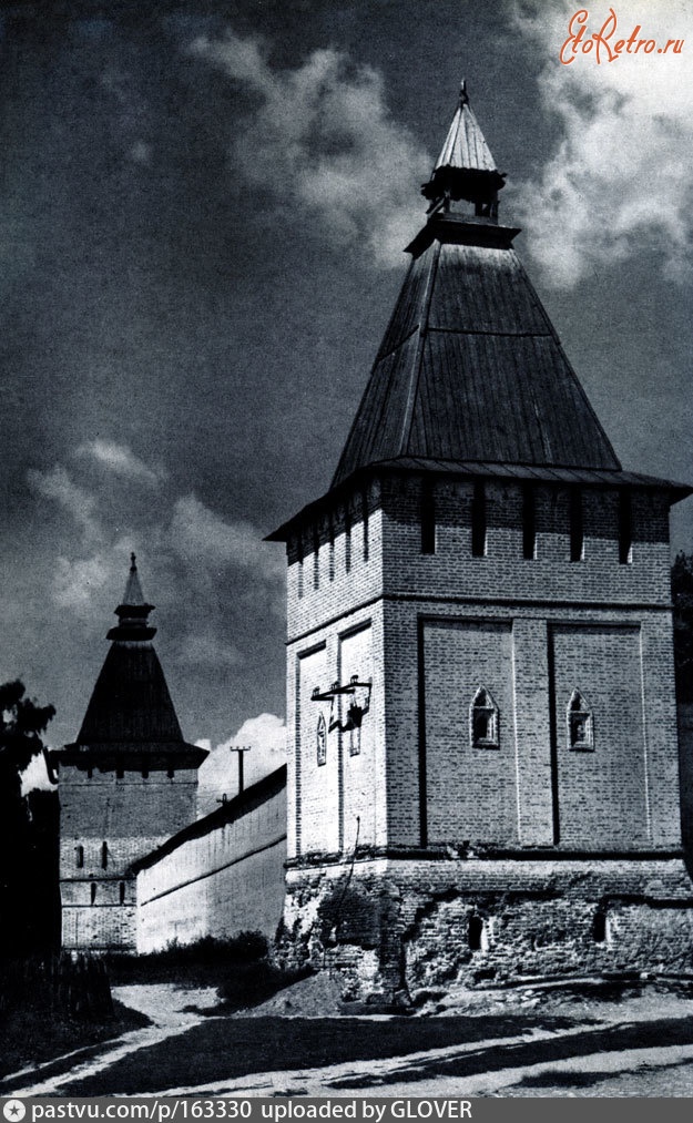 Боровск - Боровский Пафнутьев монастырь.  Тайницкая и Входная башни 1960—1965,