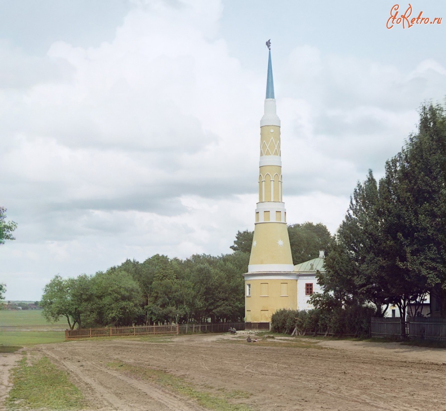 Коломна - Угловая башенка в ограде Голутвинского монастыря.