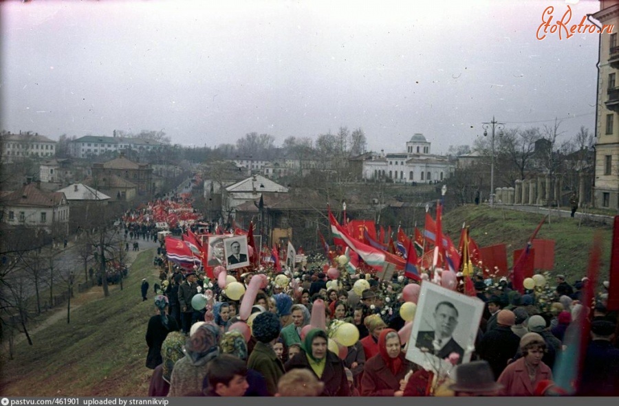 Кострома - Первомайская демонстрация на Муравьёвке