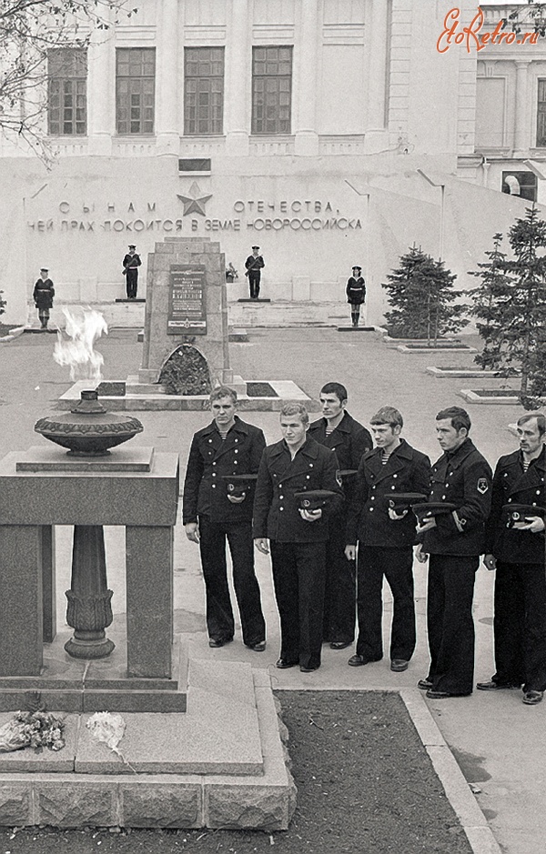 Новороссийск - Мемориальный комплекс воинам на месте, где был высажен десантный отряд моряков