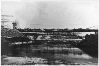 Мурманская область - 1934-35 г.г. Строительство НижнеТуломской ГЭС / Подвесной мост на тросах левого и правого берега р.Туломы.