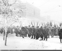 Мурманск - Снегопад. Праздничная демонстрация на проспекте Ленина