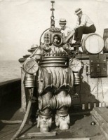 Разное - Водолазный костюм конструкции капитана Enos B.Petrie. США.