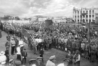 Пугачев - Построение в честь дня советской пропаганды