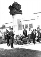 Озинки. Памятник Александрову Ю.И.