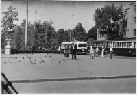 Ретро автомобили - Харьковские троллейбус МТБ-82 № 193 и спаренный трамвай Х-М № 203-638.