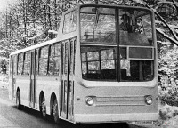 Ретро автомобили - Экспериментальный низкопольный трехосный автобус НАМИ-0159