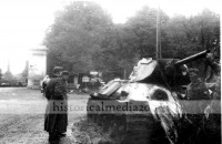 Полтава - У подбитого Т-34