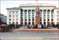 Житомир - Возложение цветов к памятнику В.И. Ленину