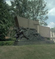 Смоленск - Мемориальный знак, установленный в честь воинов, освобождавших Смоленск от немецких захватчиков