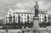 Чернигов - Памятник Сталину И.В.