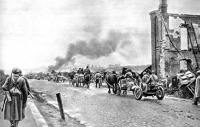 Ельня - Советские войска после ожесточенных боев вступают в город Ельню 8 сентября 1941 г