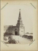 Москва - Боровицкая башня и Кремлевские ворота