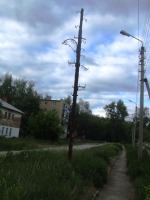 Болохово - Фонарные столбы на улице Горняков. Встретились два века.