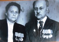 Болохово - Учителя Болоховской средней школы, кавалеры ордена Ленина  супруги Источниковы  Мария Алексеевна и Виктор Васильевич в 1946 году