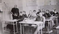 Болохово - Сельское училище г. Болохово. 1972 год. Преподаватель Османов И.Э.  проводит урок по теме 