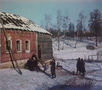 Болохово - Крестьянский дом в селе Романово. Цветная фотография в 1941 году. Фото Германа Турка.