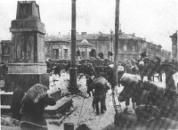 Санкт-Петербург - Строительство баррикад в Петрограде во время наступления Юденича