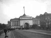 Санкт-Петербург - Павильон Адмиралтейства со стороны Дворцового моста.