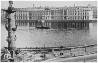 Санкт-Петербург - Росстральная колонна и б. Зимний дворец
