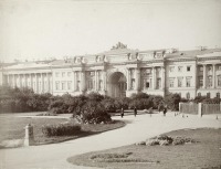 Санкт-Петербург - Фотография части Сенатской площади со зданиями Сената и Синода.
