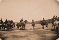 Санкт-Петербург - Император Николай II высшие офицерские чины на Царицыном лугу перед началом смотра кавалерийских частей
