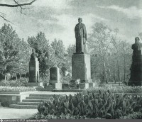 Санкт-Петербург - Некропль семьи Ульяновых на Волковом кладбище