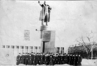 Санкт-Петербург - Ленинград, Возле памятника В. И. Ленину на одноимённой площади.