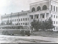 Хабаровск - Странный автобус на фоне Пединститута