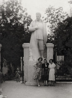 Хабаровск - Памятник И. В. Сталину в детском парке им. Гайдара