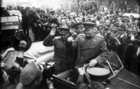Прага - Жители Праги встречают Маршала Советского Союза И.С.Конева